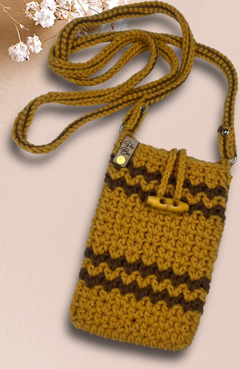 Crochet phone cases